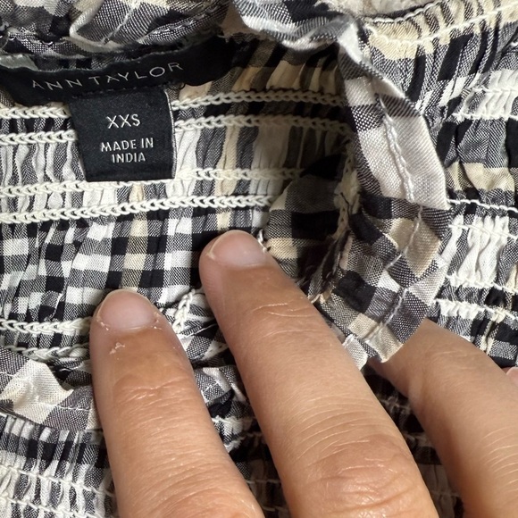 Ann Taylor Plaid Smocked Blouse XXS Long Sleeve Black White Ruffle Hem - Picture 3 of 7